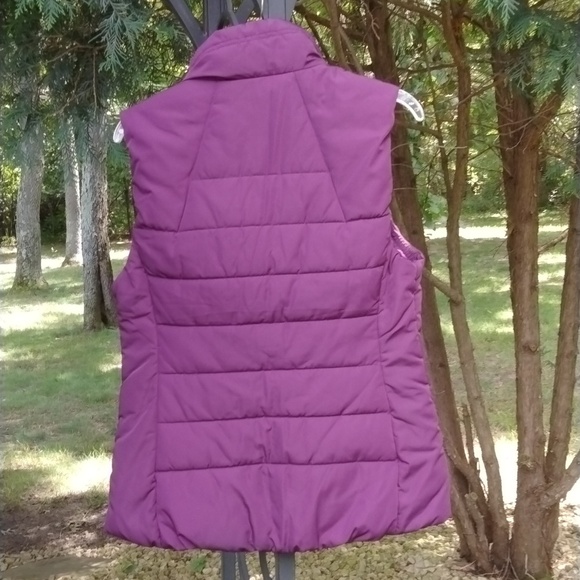 Calvin Klein Women's Puffer Vest Jacket Plum, Size Medium - Picture 7 of 11
